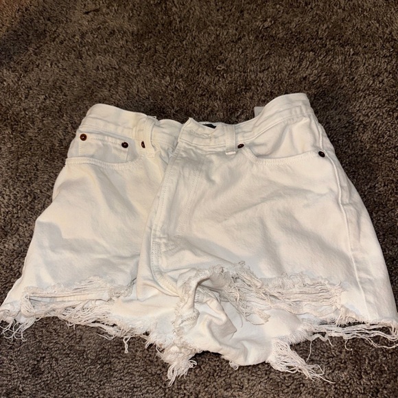 Abercrombie white shorts - Picture 1 of 3